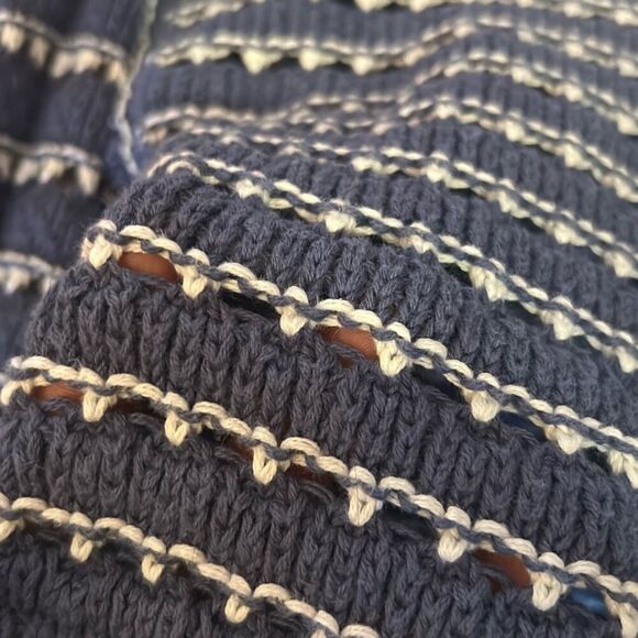 Hollister cropped oversized knit sweater size XXS - Picture 3 of 4